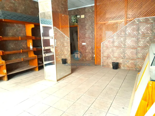 GRAN LOCAL EN ALTOZANO — 2