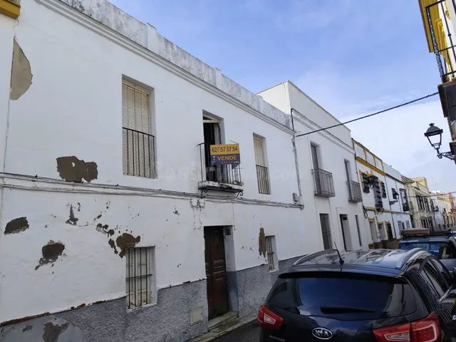 CASA PARA DERRIBAR EN MARCHENA CON SALIDA POR AMBAS CALLES. - foto 3