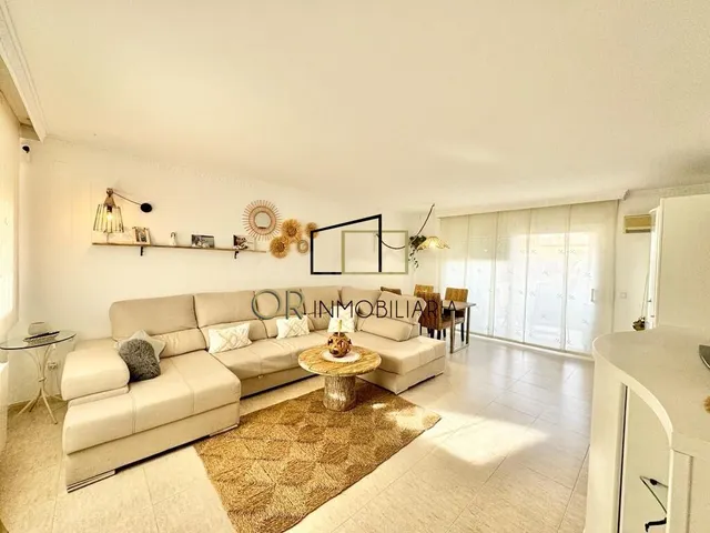 Casa adosada de 3 habitaciones, jardín, piscina y garaje en 