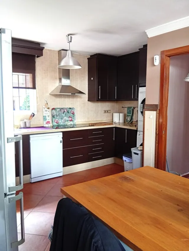 Casa adosada en esquina de 4 dormitorios, muy luminosa, con jardín privado y amplia terraza, cerca de Fuengirola — 7