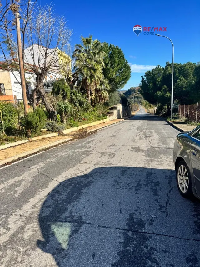 Solar residencial en Lobón: Oportunidad de Inversión - foto 4