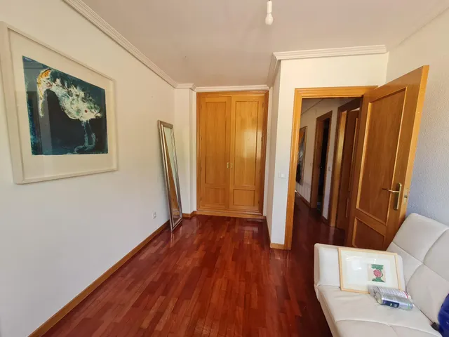 Chalet adosado en alquiler con terraza, piscina y dos plazas de garaje junto al Paseo de Zorrilla — 19