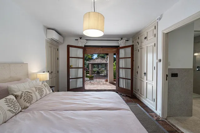 Elegante casa andaluza con vistas al golf en El Paraíso — 27