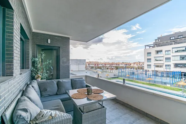 Exclusiva vivienda en Residencial Nevada ! Urbanización de L