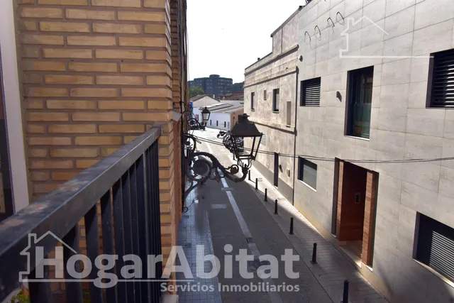 Reformado y muy bonito con balcón junto av. del maestro rodrigo — 33