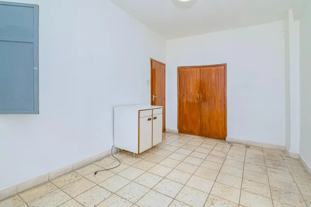 Oportunidad Única: Amplio Piso para Reformar en Camino de Ronda ✨ — 18