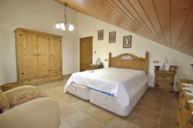 Impresionante Chalet en Valverde — 45