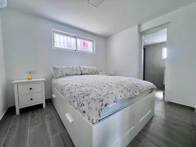Villa de 5 dormitorios y 4 baños en San Miguel de Salinas (Alicante) — 32