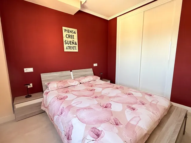 Un chalet totalmente reformado con vistas a la montaña — 37
