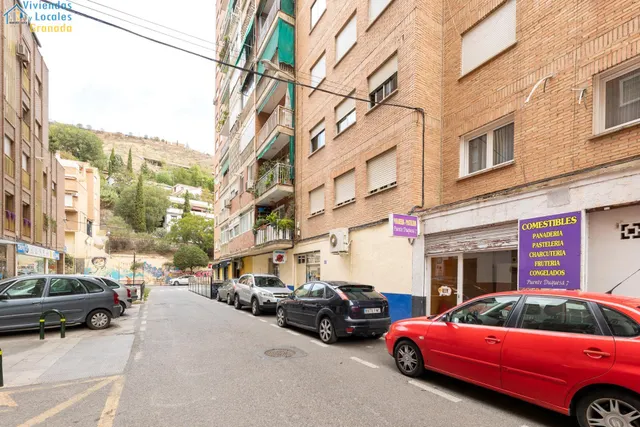 LOCAL COMERCIAL EN EL CHARCÓN — 18