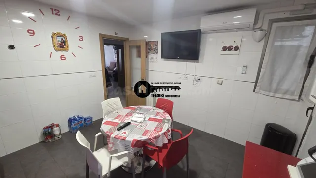 INMOBILIARIA TEJARES VENDE ESTUPENDO PISO (VPO) CON GARAJE Y - foto 2