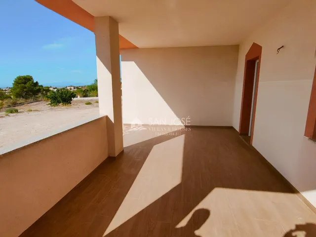 SE VENDE CHALET DE OBRA NUEVA AL LADO DEL PUEBLO DE MACISVENDA-ABANILLA — 28