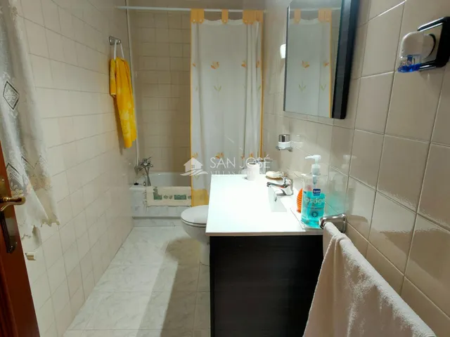 INMOBILIARIA SAN JOSEVENDE EDIFICIO CON DOS PISOS Y GARAJE EN MUY BUEN ESTADO EN EL CENTRO DE ASPE — 24