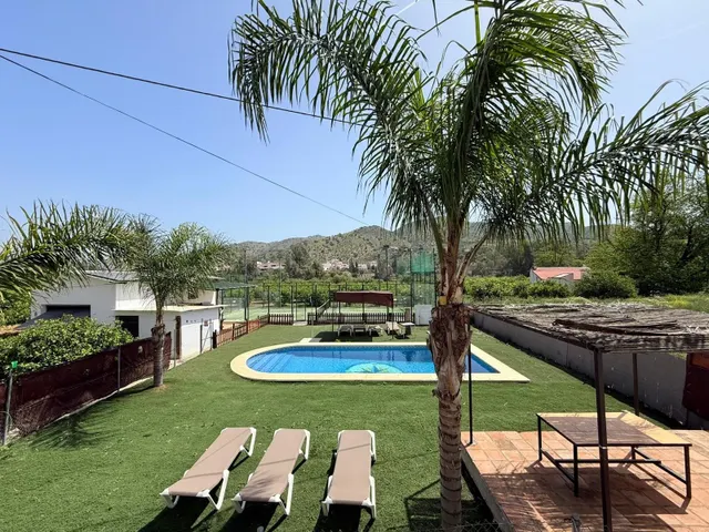 Finca con 3 viviendas independientes, uso tambien de propied