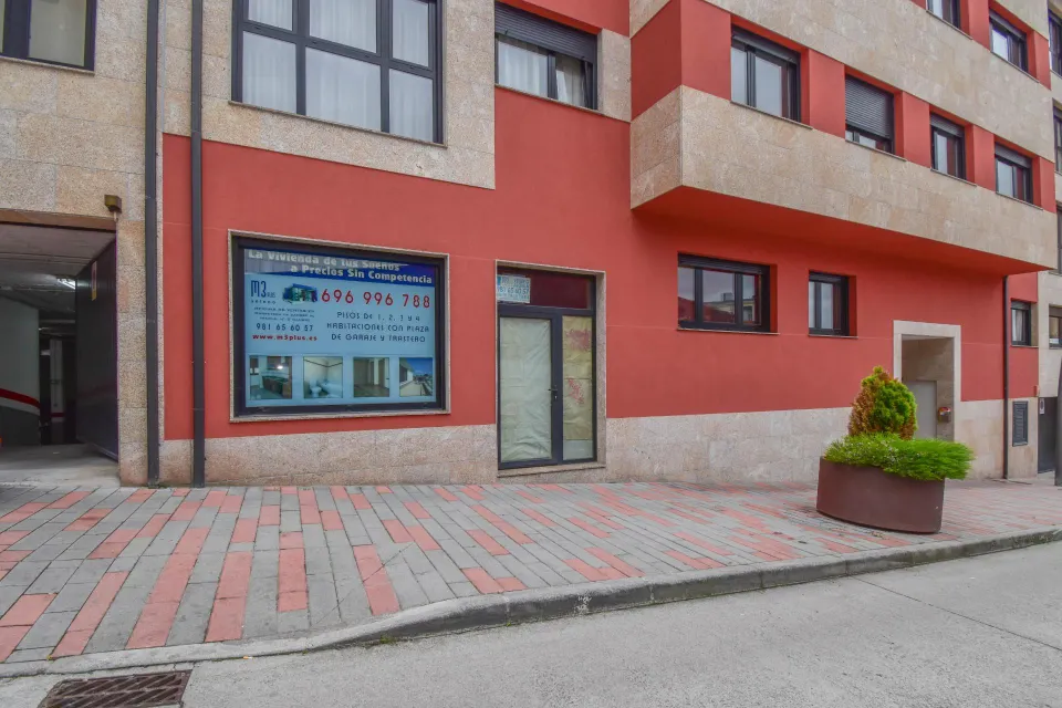 LOCAL COMERCIAL DE 105 METROS