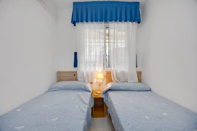Bungalow planta baja con jardín y piscina junto c.comercial — 29