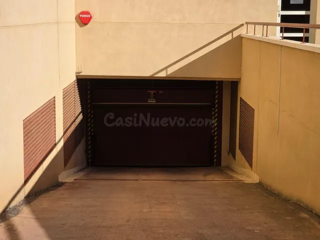 AMPLIA PLAZA DE PARKING ZONA PLAZA CASTILLA - ELCHE — 2