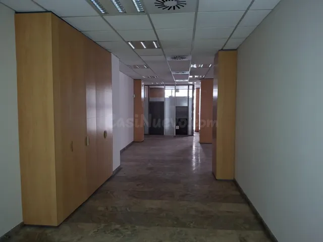 Local comercial en Avenida Valencia - foto 4