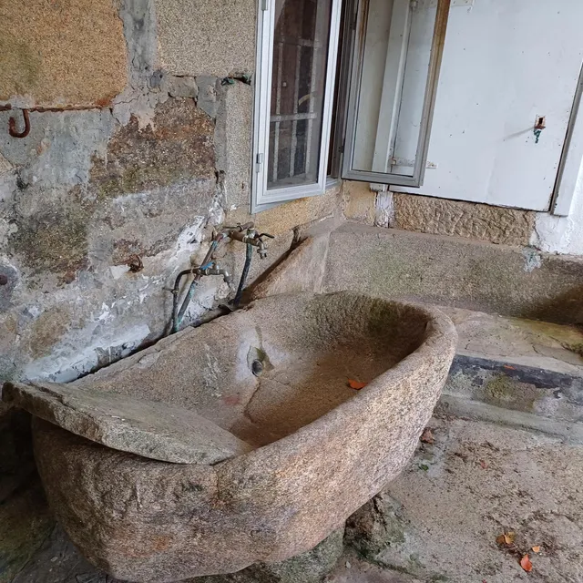 CASA EN VENTA PARA RESTAURAR — 18