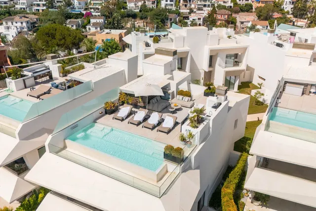 Chalet 3 habitaciones 665m² en venta - Marbella
