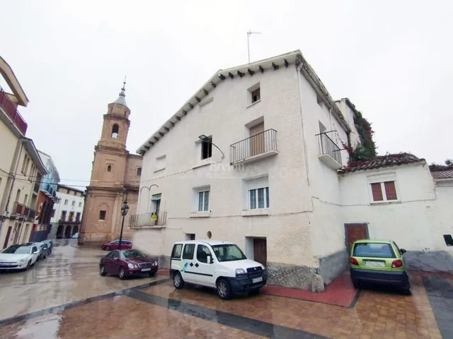 Interesante casa en el centro de Aguarón. - foto 2
