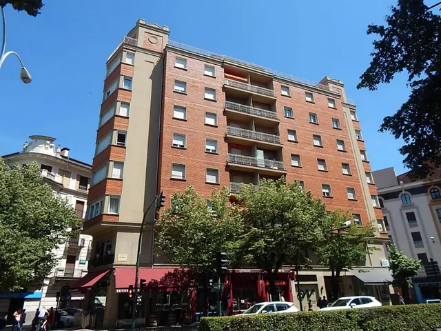 ETXEA Vende piso en el centro de Pamplona, 4 dormitorios, salón cocina, baño y aseo — 33