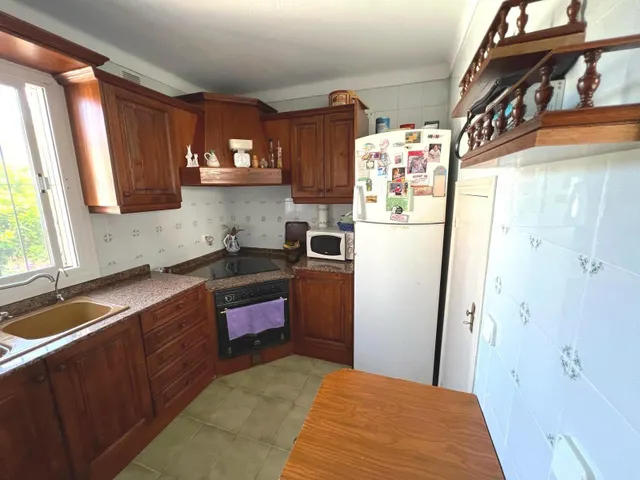 ADOSADO DE 3 habitaciones CON PARKING Y GRAN PISCINA COMUNITARIA CON JARDINES. — 12