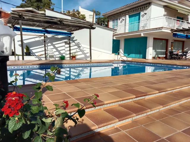 ¡Encantadora casa con vistas al mar en Santa Susanna! - foto 2