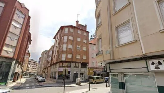 SE VENDE piso OKUPA en C Valdes de Ponferrada