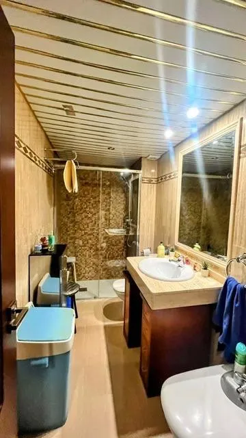Piso reformado en  Huerta la Reina. CUATRO DORMITORIOS. DOS BAÑOS. — 19