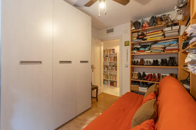 Exclusivo piso señorial con terraza en el Paseo del Salón (Cuesta de Escoriaza), con cochera y trastero. — 40