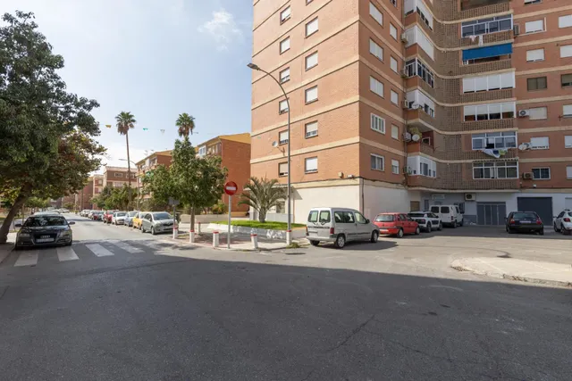 PISAZO EN MOTRIL — 36