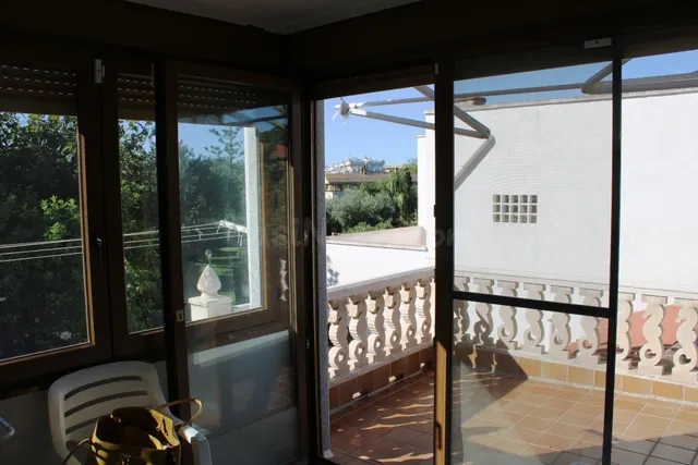 Encantador Chalet en Salou con Piscina y Jardín — 3