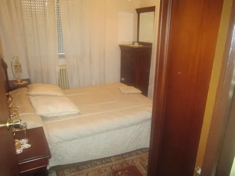 SE VENDE CASA EN VILLAMAÑAN, CON CALEFACCIÓN, GARAJE Y PATIO - foto 4