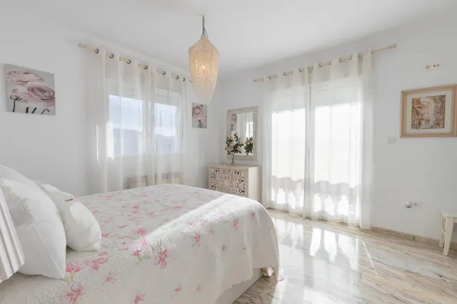 ¡MAGNIFICO CHALET INDEPENDIENTE CON CALIDADES ESPECTACULARES Y PISCINA PRIVADA EN GOJAR! — 24