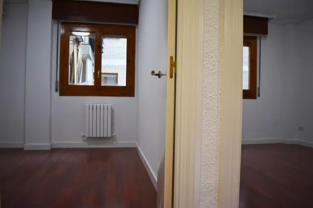Alquiler piso 3 dormitorios, terraza, garaje y trastero en Av. Pablo Gargallo. — 16