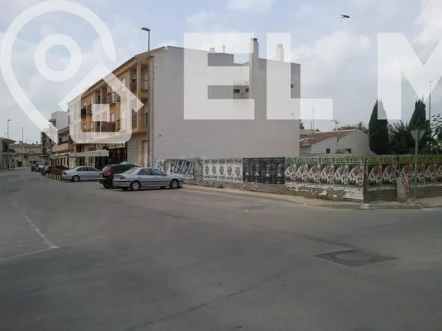 Fantástico solar para construir en el centro de la tranquila - foto 2