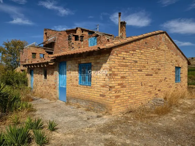 TERRENO DE 7.274 m2 CON CASA A REFORMAR, A 10 MINUTOS DE LLE - foto 4