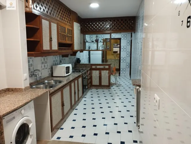 Se VENDE piso en ZONA CENTRO - foto 5