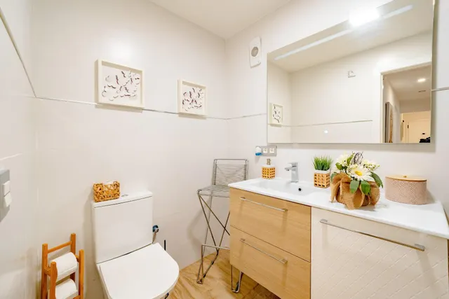 ESPECTACULAR VIVIENDA REFORMADA, TOTALMENTE EXTERIOR, CON BALCÓN Y ASCENSOR A COTA 0 JUNTO A LOS JARDINES DEL TURIA — 20