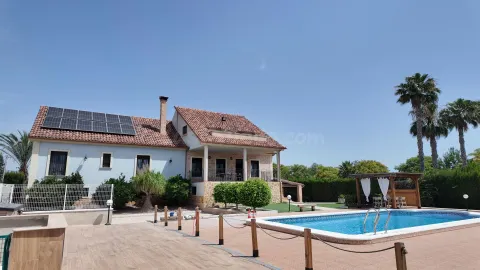 La casa de tus sueños te espera en Catral, Alicante
