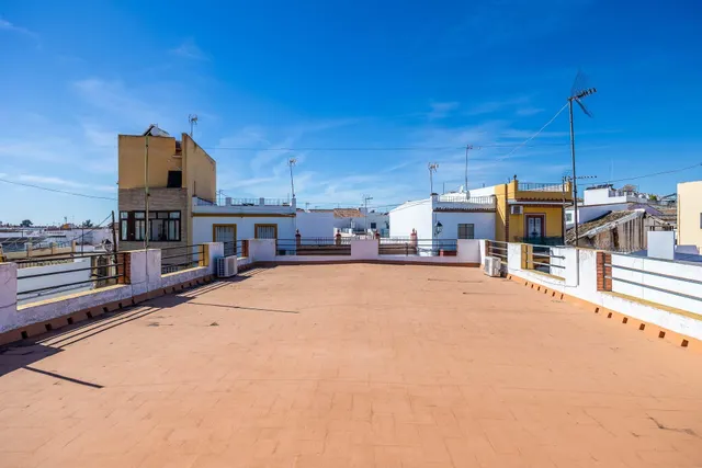 ¡oportunidad única en el corazón de Gines! — 36