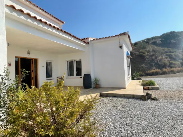 Exclusivo chalet con 9000m2 de parcela — 7