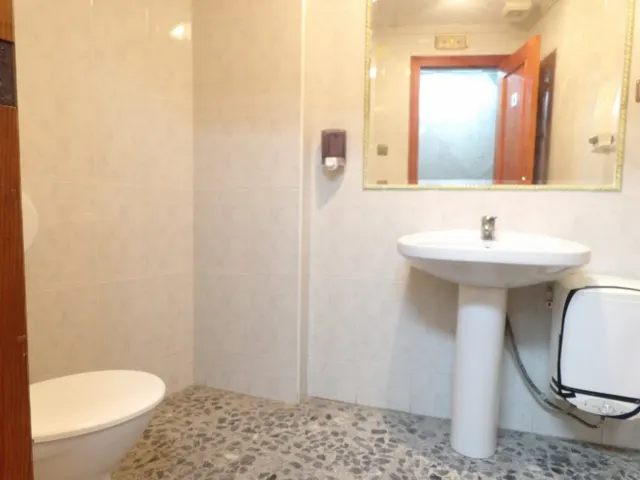 ¿LO TUYO ES LA HOSTELERÍA..?, ESTE ES TU LOCAL - POSIBILIDAD DE OPCIÓN COMPRA — 33