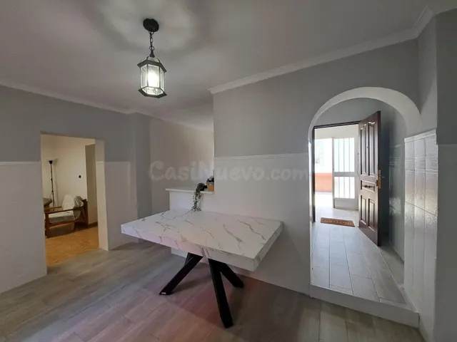 Casa de una sola planta con patio y azotea independiente en  - foto 3