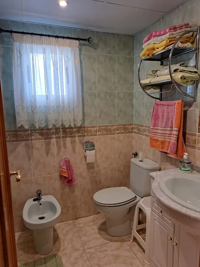 Amplio piso con 3 dormitorios en zona Rincon de Loix. — 20