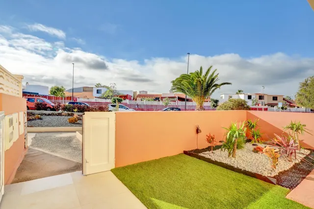 Chalet en Planta Baja con Terraza Privada en Corralejo, Comp - foto 4