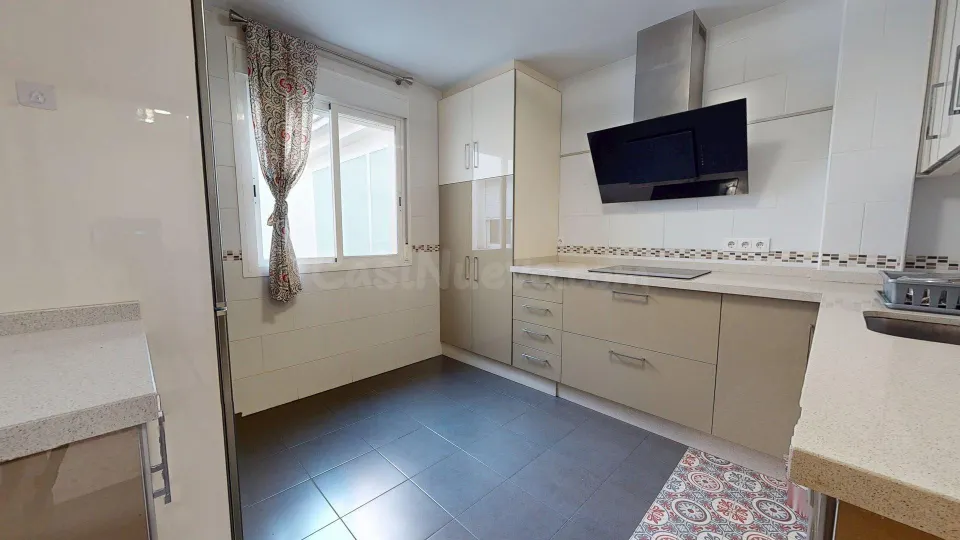 Amplio y Luminoso Piso en La Carlota con plaza de garaje y trastero  - Oportunidad Única por 125.000 €