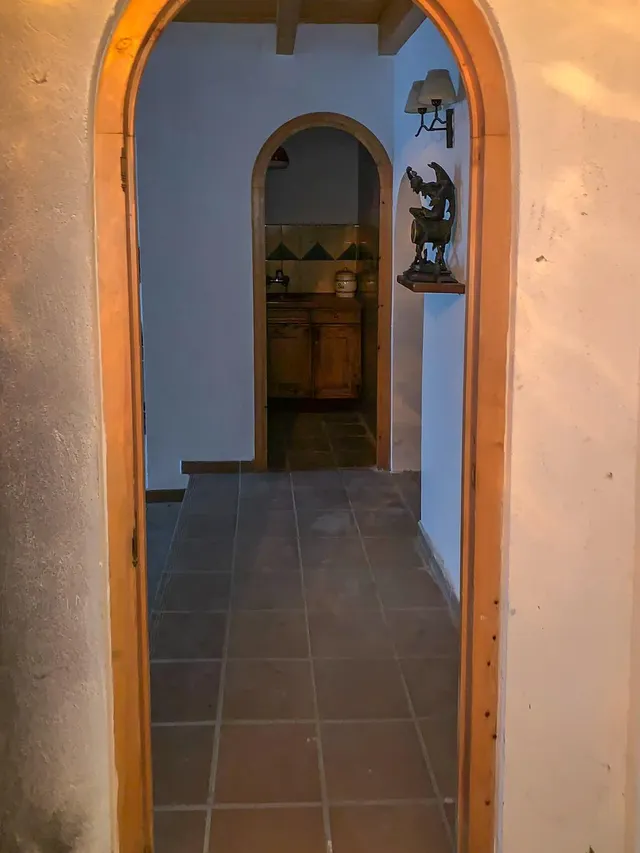 Finca rústica singular en parcela de 2.296 m2 con piscina, amplio garaje y pista de tenis. — 16