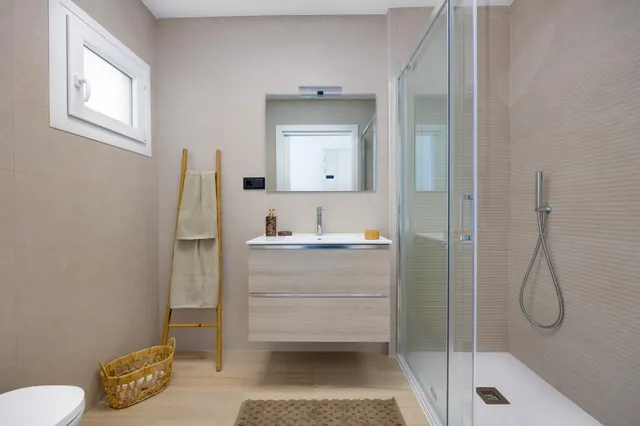 Villa moderna de 3 dormitorios con piscina privada en Aguas Nuevas, Torrevieja — 27